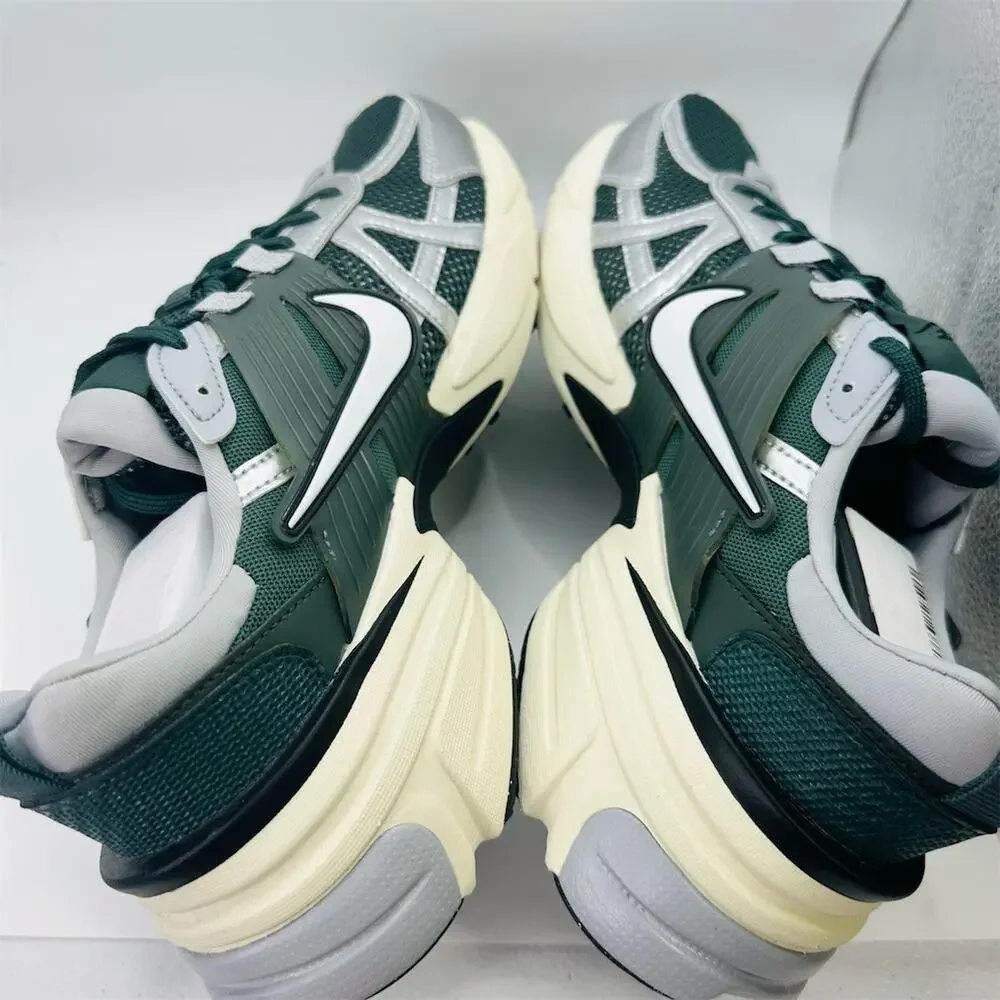 Nike V2K Run 'Vintage Green' Running Sneakers Low Top  | Men's Size 10 US | New